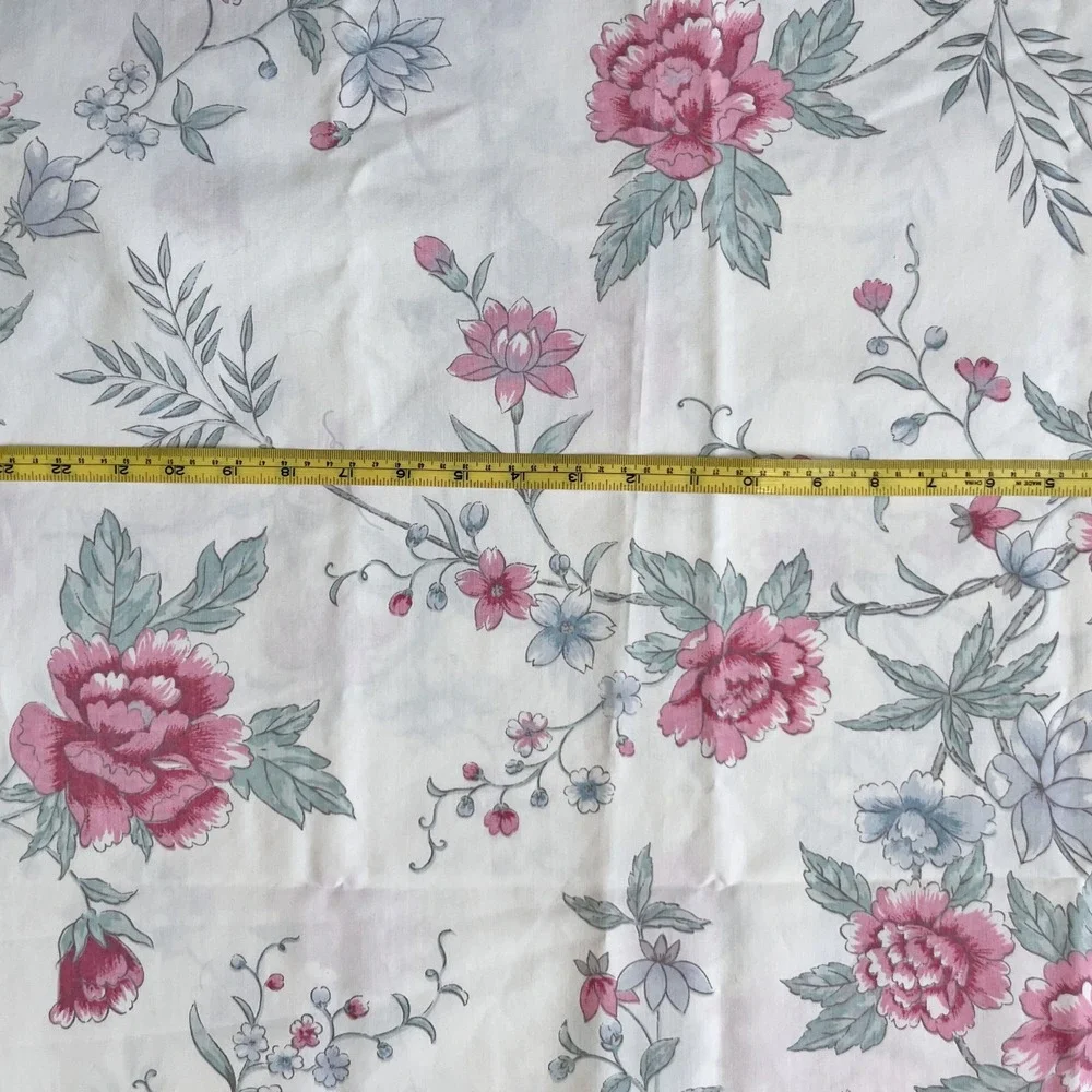 Vintage Queen size Flat sheet in pretty pink‎ floral, Springmaid
